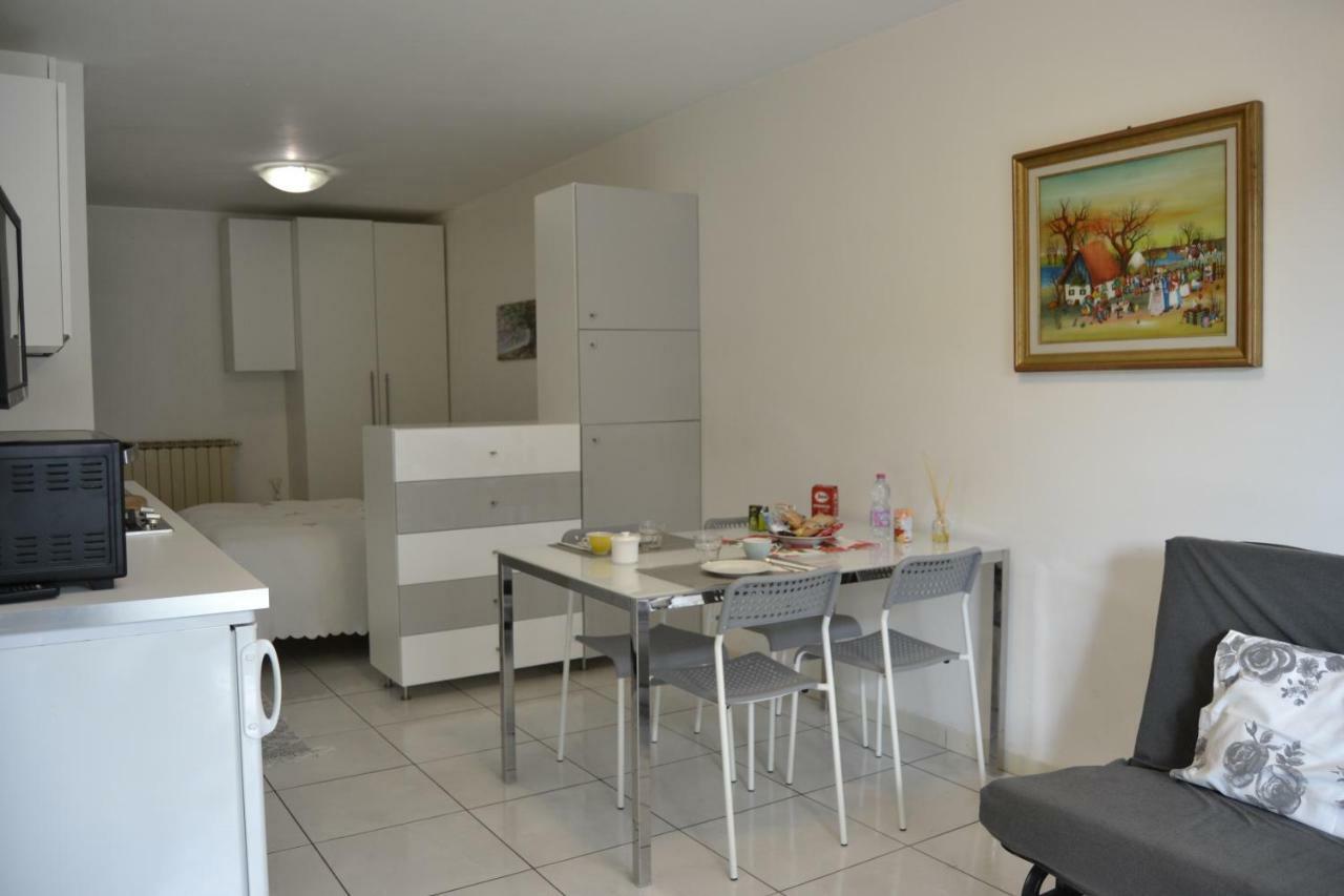 Apartamento Poggio Ai Vigneti Entratico Exterior foto