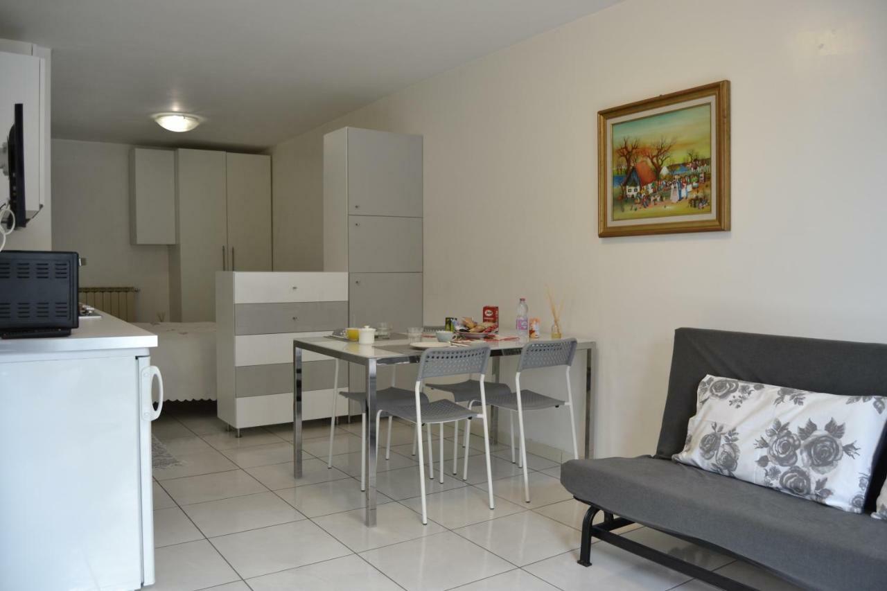 Apartamento Poggio Ai Vigneti Entratico Exterior foto